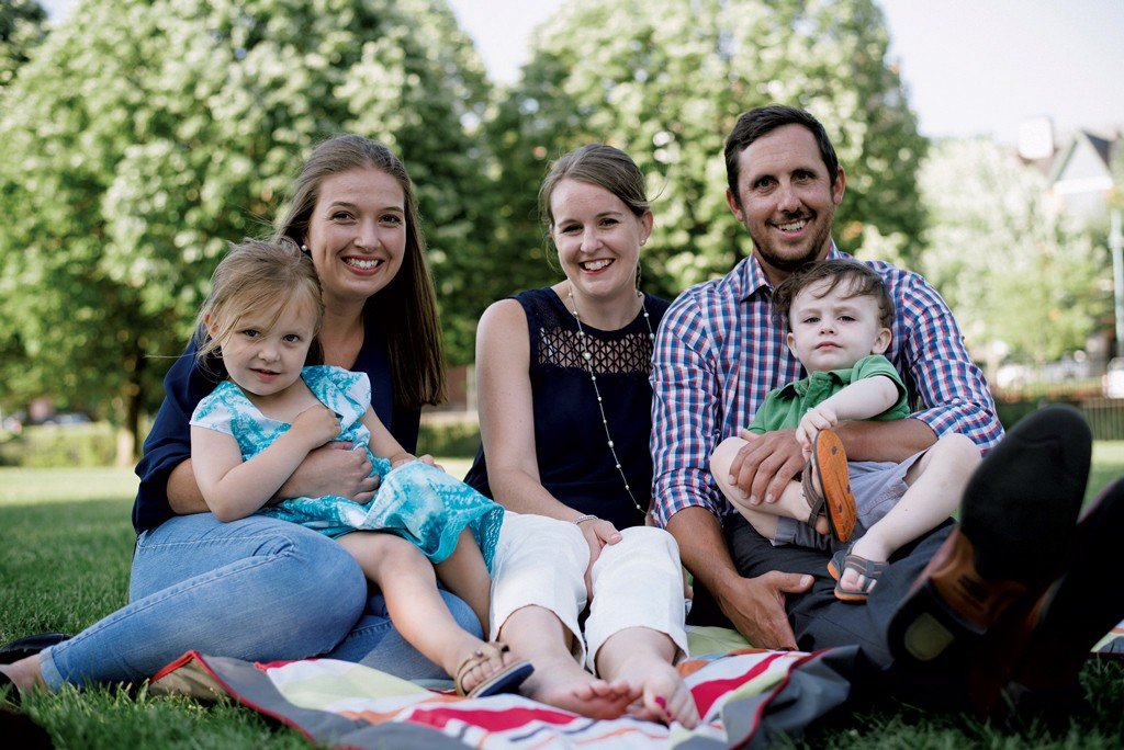 Program aupair 2026 menjadi salah satu peluang terbaik bagi anak muda Indonesia yang ingin tinggal di luar negeri secara legal sambil belajar bahasa dan budaya.