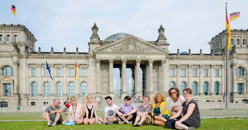 Lulusan SMA Mau ke Luar Negeri Tapi Gak Direstui